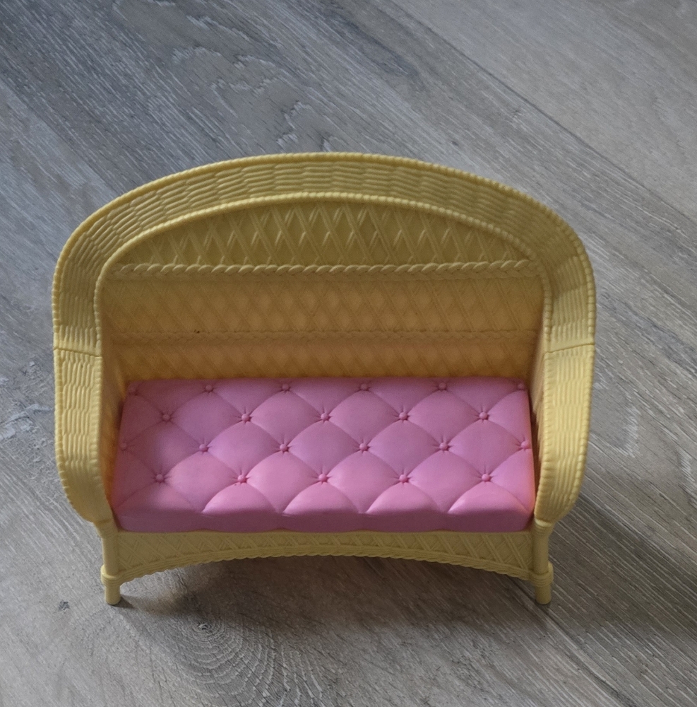 Vintage Barbie 1998 Mattel Patio Couch